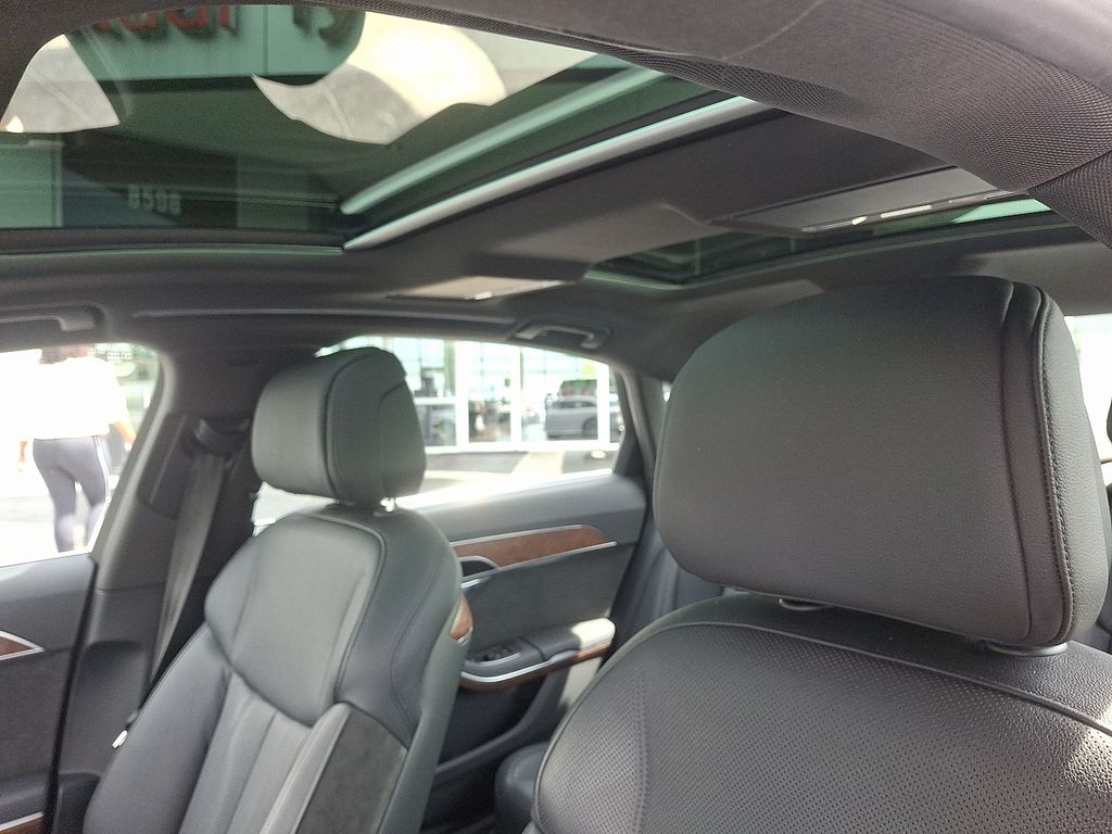 2021 Audi A8 L 14