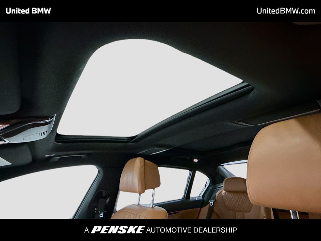 Thumbnail: 2022 BMW 7 Series - 12