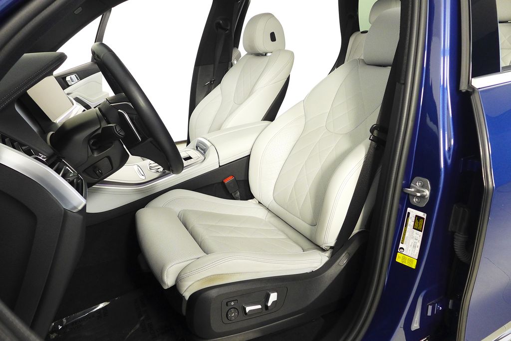 Thumbnail: 2023 BMW X5 - 22