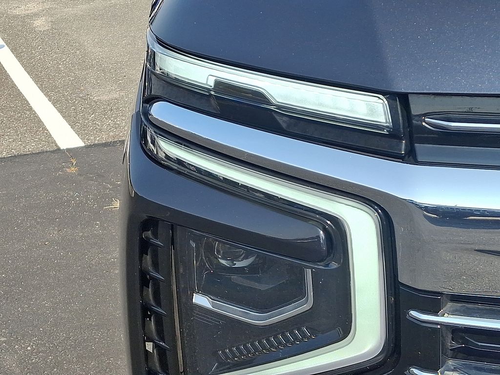 Thumbnail: 2025 Chevrolet Suburban - 9