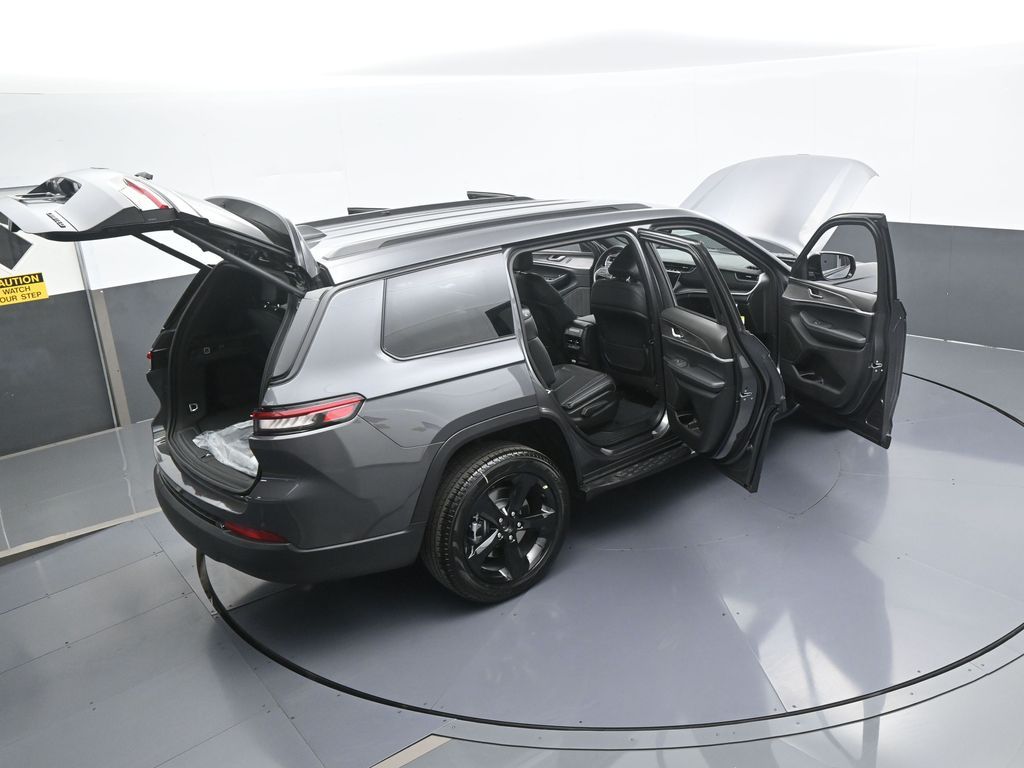 Used 2025 Baltic Gray Metallic Clearcoat Jeep Limited image 38