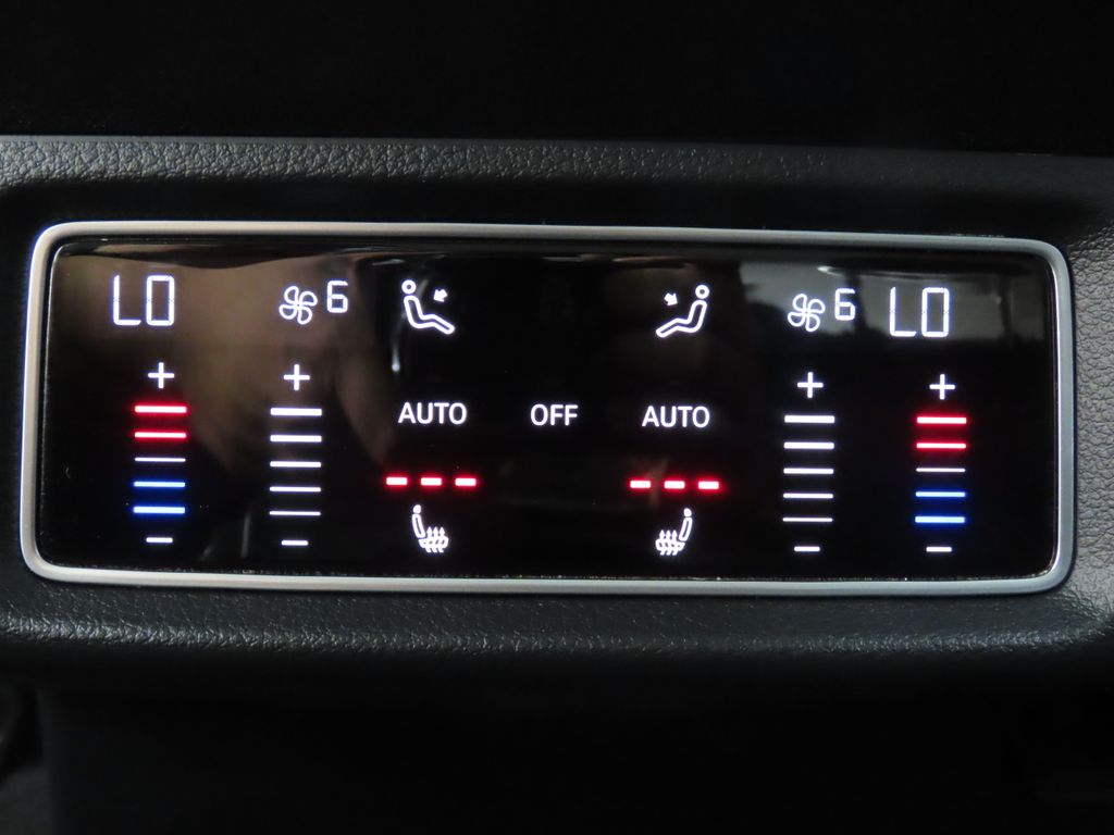 Thumbnail: 2024 Audi Q8 e-tron - 25