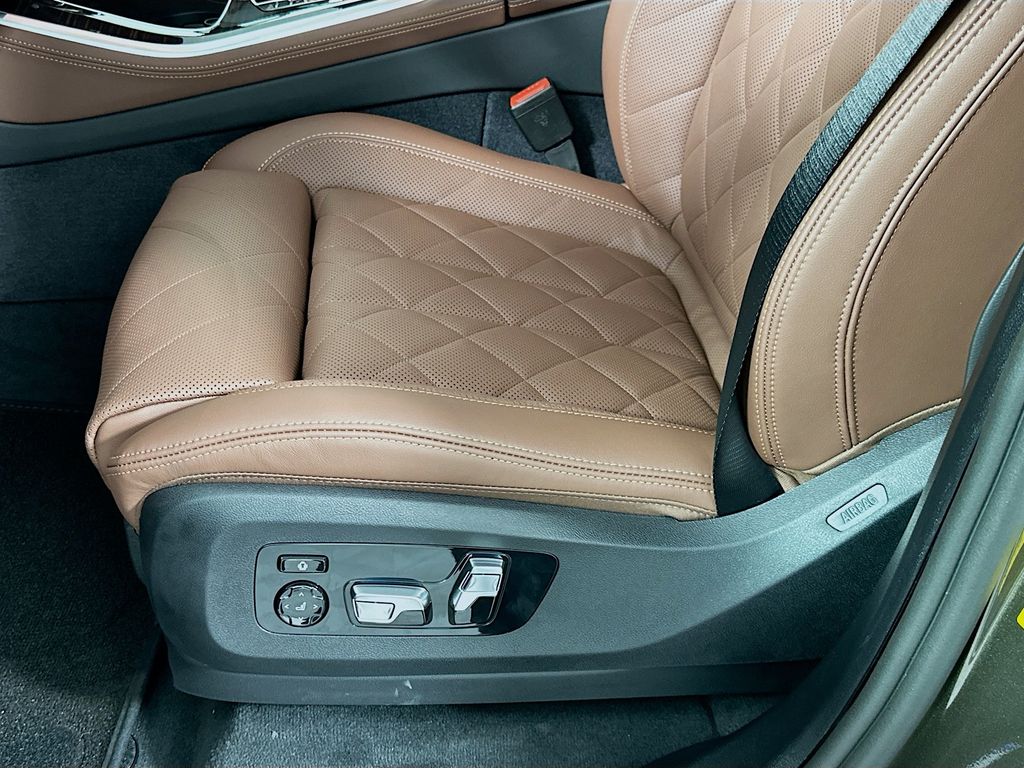 Thumbnail: 2026 BMW X5 - 21