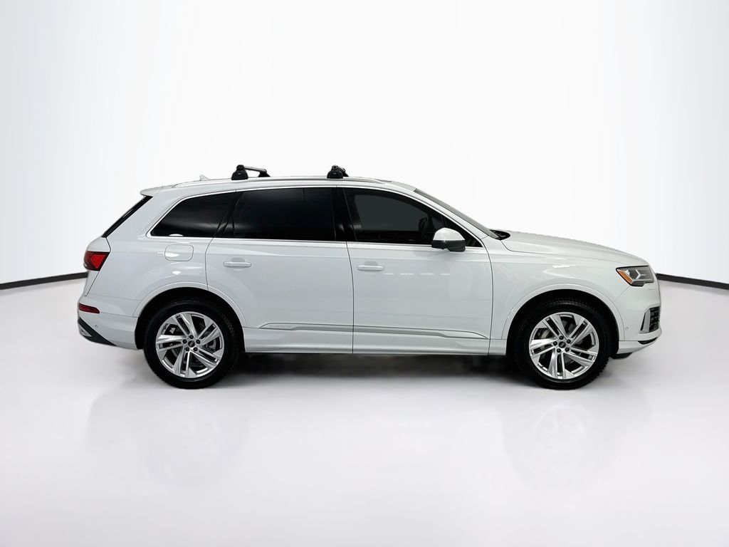 Thumbnail: 2023 Audi Q7 - 4