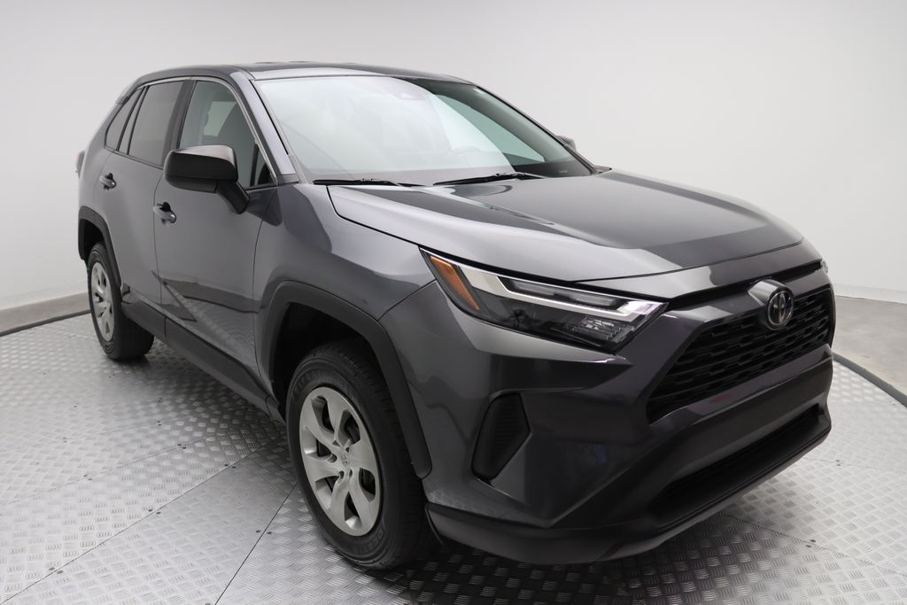 2023 Toyota RAV4 LE 6