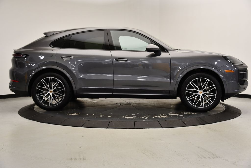 Thumbnail: 2025 Porsche  - 6