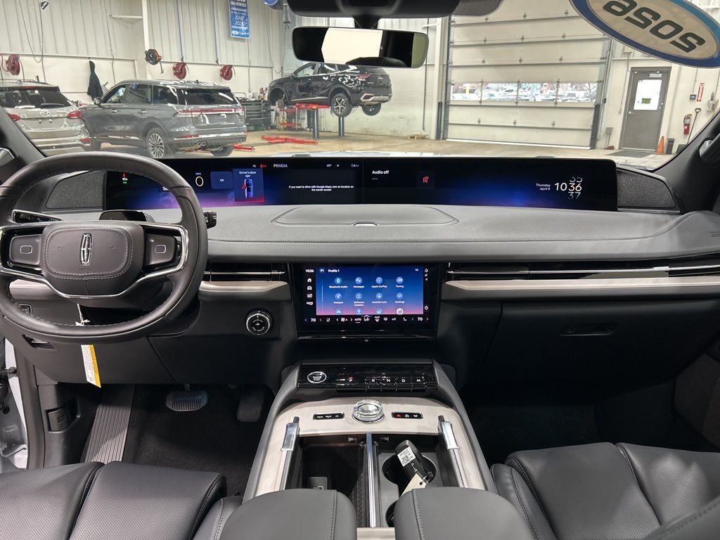 new 2026 Lincoln Navigator car, priced at $106,480