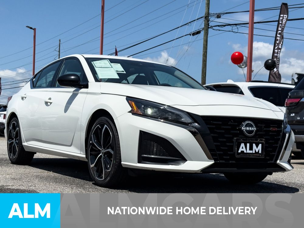 Used 2024 White Nissan 2.5 SR image 4