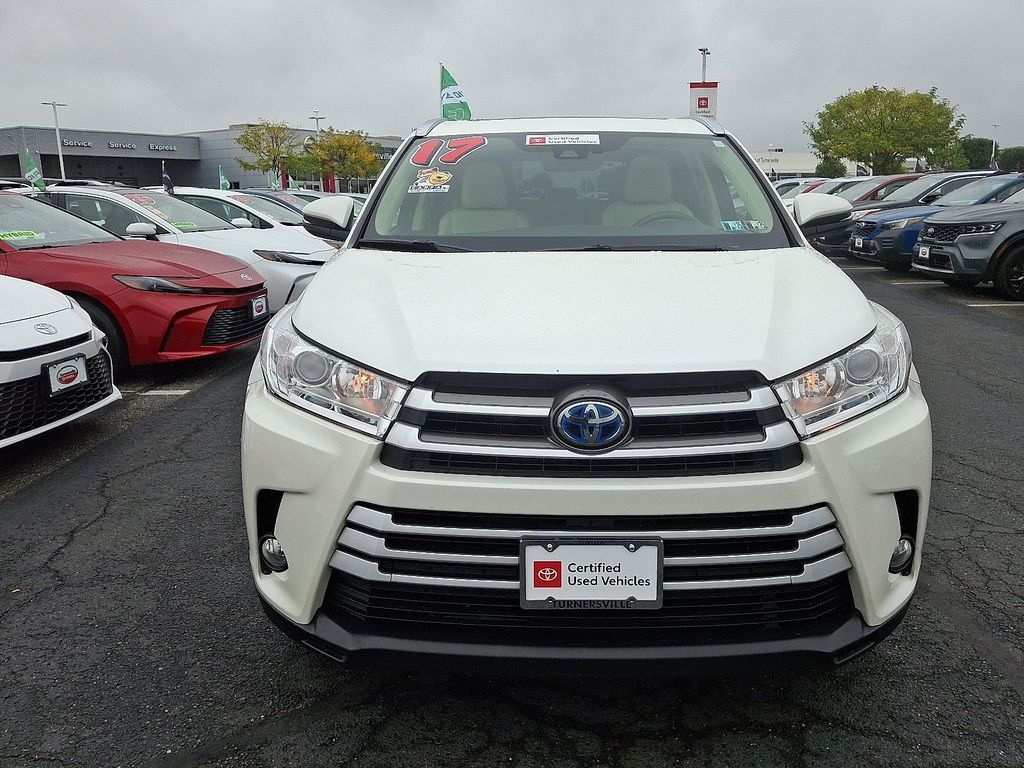 Thumbnail: 2017 Toyota Highlander - 2