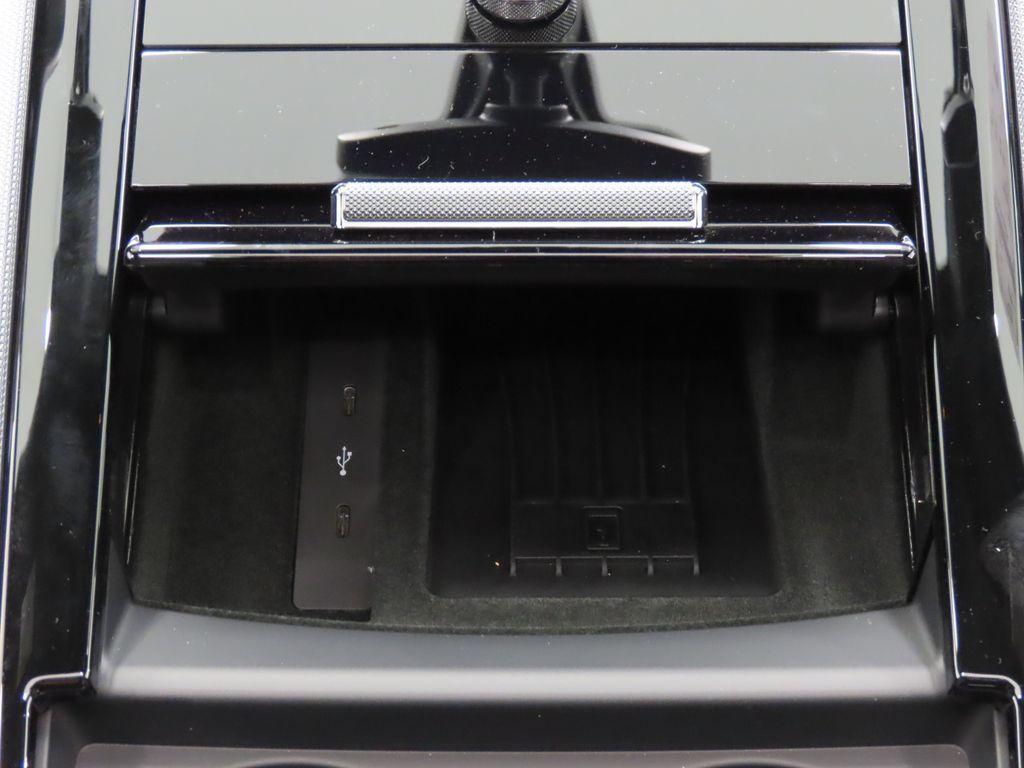 Thumbnail: 2026 Porsche Panamera - 27