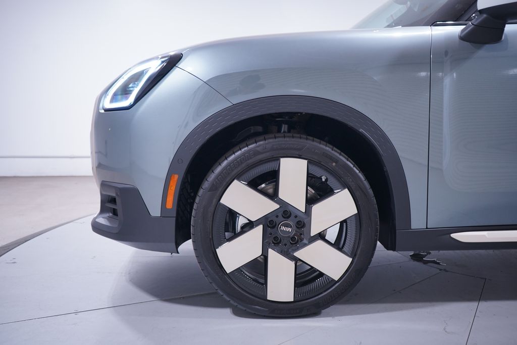 Thumbnail: 2027 MINI Cooper Countryman - 2