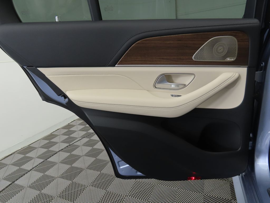 Thumbnail: 2025 Mercedes-Benz GLE - 28