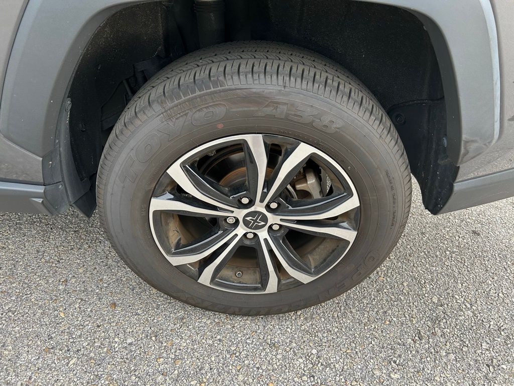 2022 Toyota RAV4 LE 9