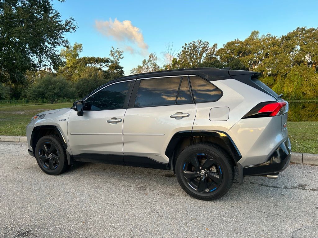 Thumbnail: 2021 Toyota RAV4 - 3