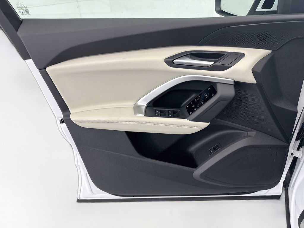 Thumbnail: 2026 Audi Q5 - 23