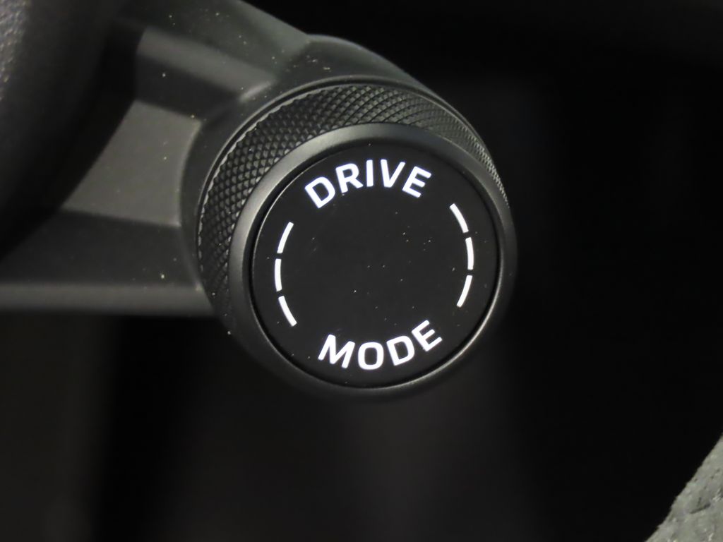 Thumbnail: 2025 Porsche Taycan - 22