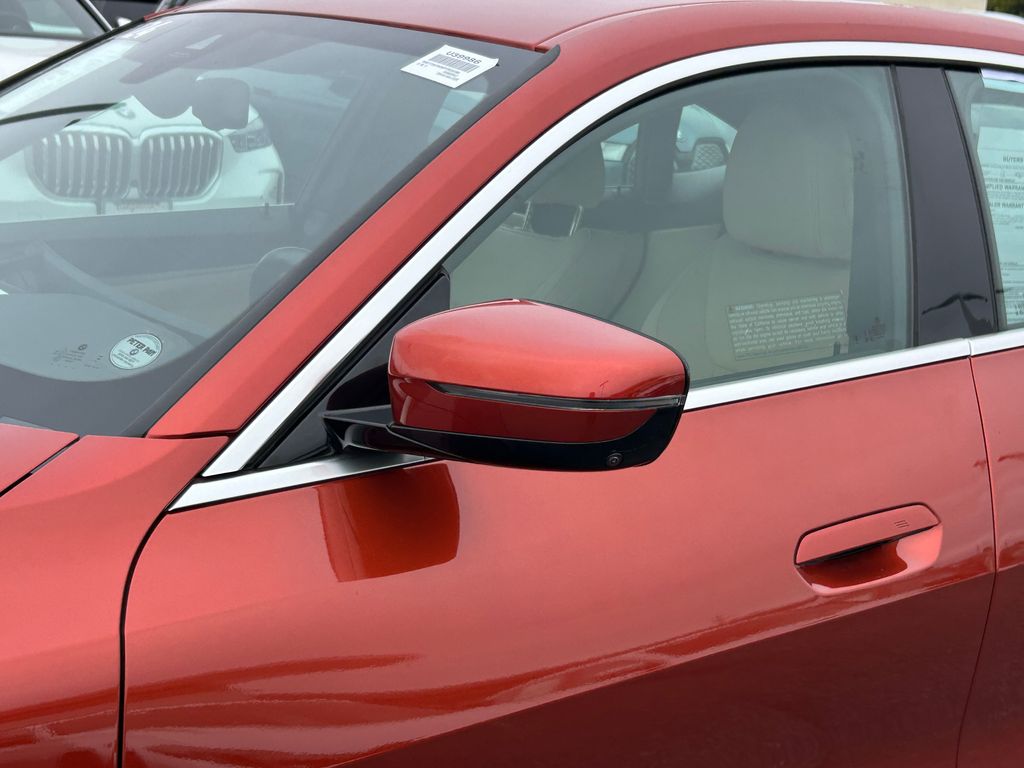 Thumbnail: 2023 BMW i4 - 10