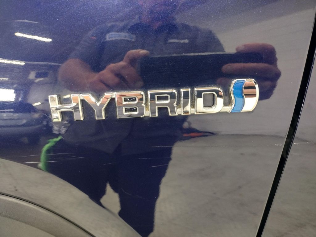 2019 Toyota RAV4 Hybrid XLE