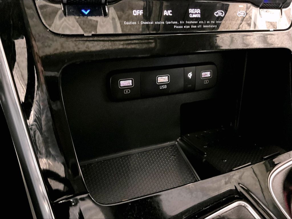 2023 Kia Carnival — photo 27