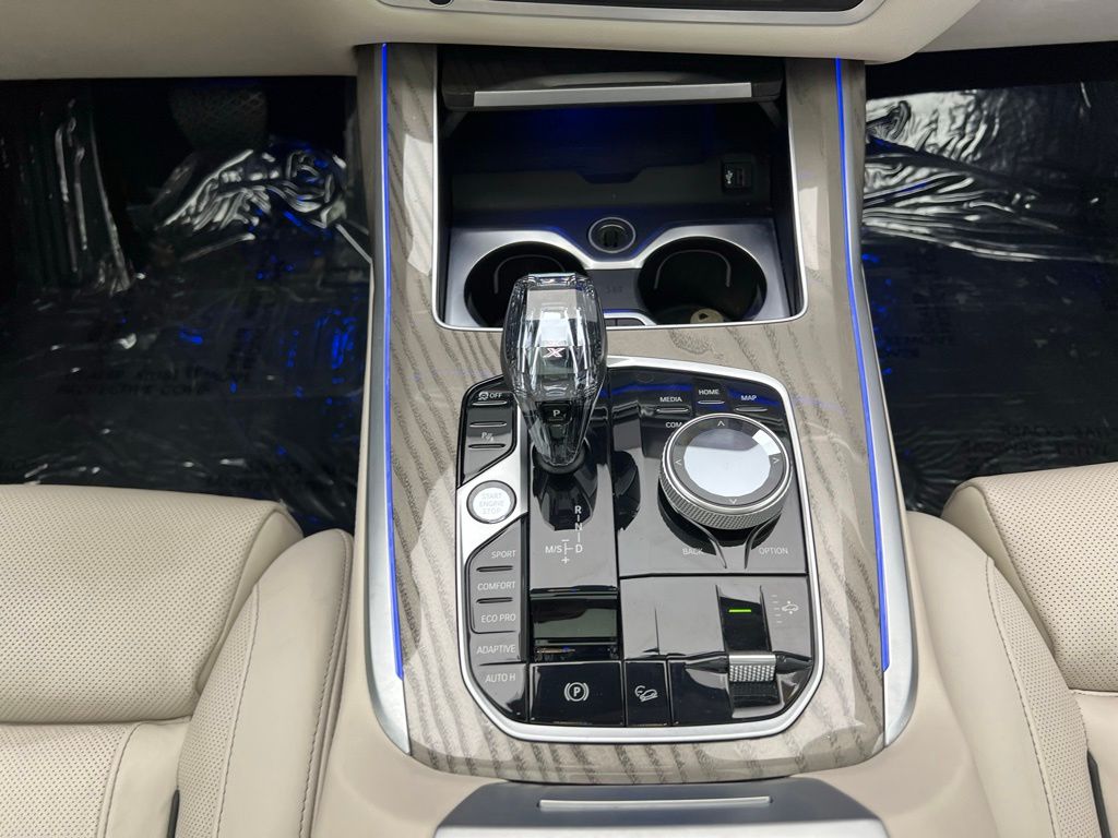 Thumbnail: 2022 BMW X7 - 13