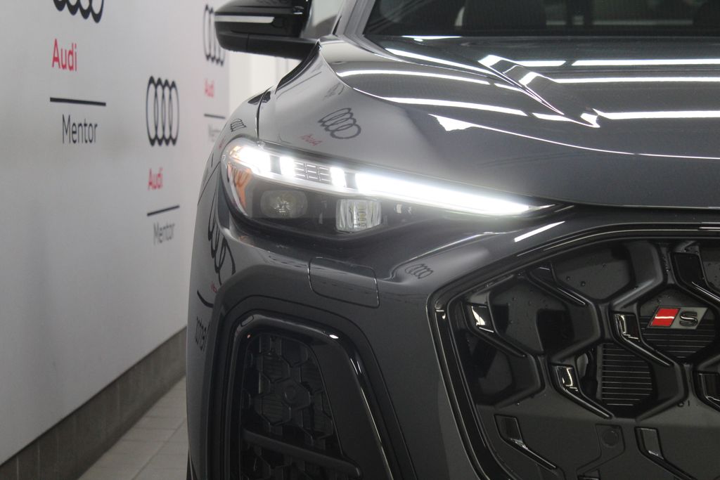 Thumbnail: 2025 Audi SQ5 - 10