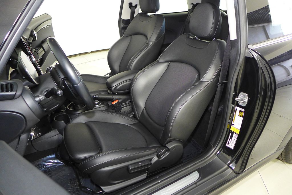 Thumbnail: 2023 MINI Cooper - 22