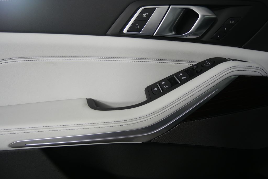 2026 BMW X5 sDrive40i 8