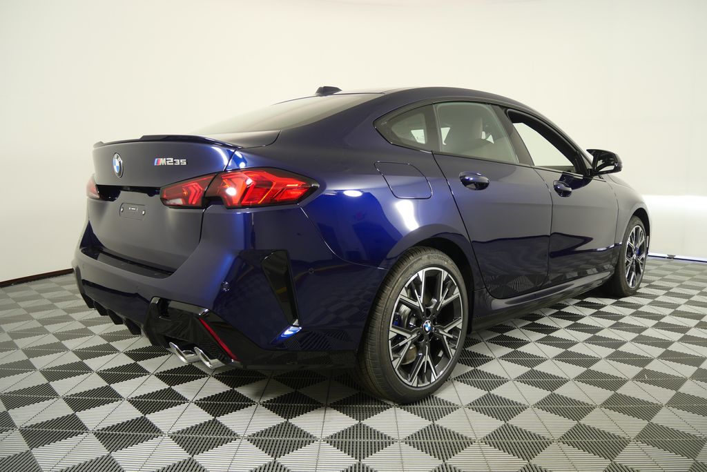 Thumbnail: 2025 BMW 2 Series - 3