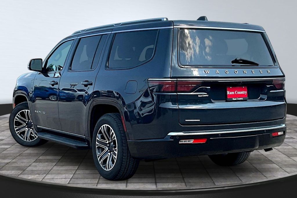 2023 Jeep Wagoneer Base - 4