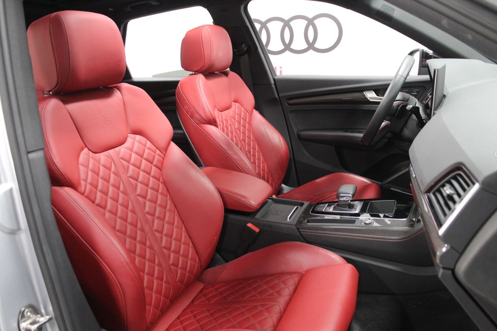 Thumbnail: 2021 Audi SQ5 - 32