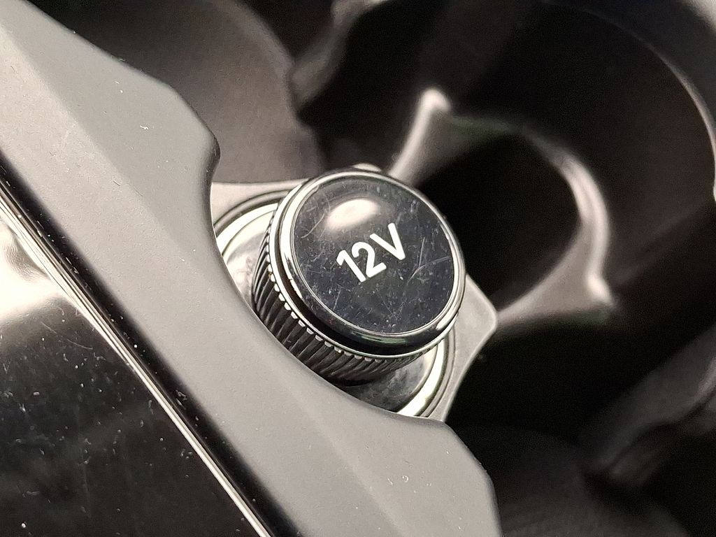 Thumbnail: 2023 Audi Q8 - 25