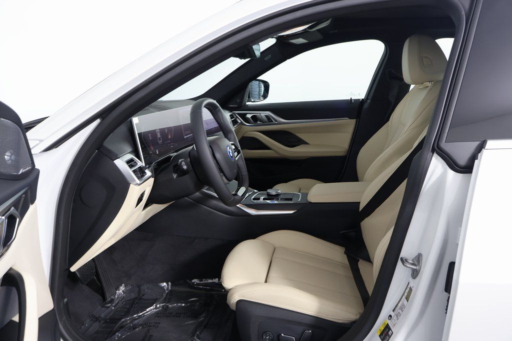 Thumbnail: 2026 BMW i4 - 5