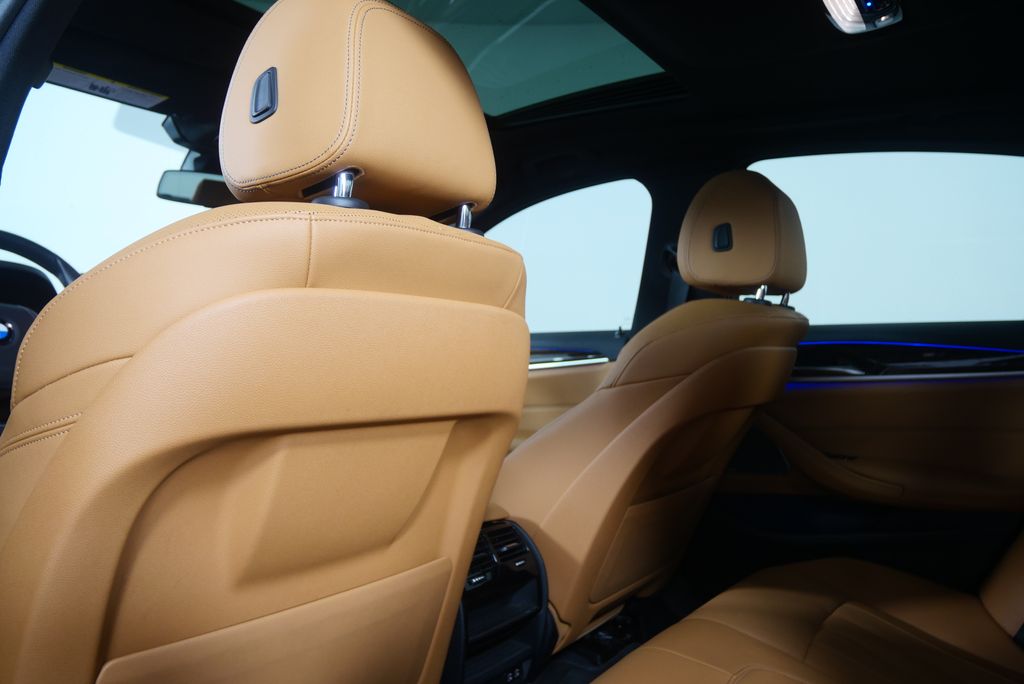 Thumbnail: 2023 BMW 5 Series - 16