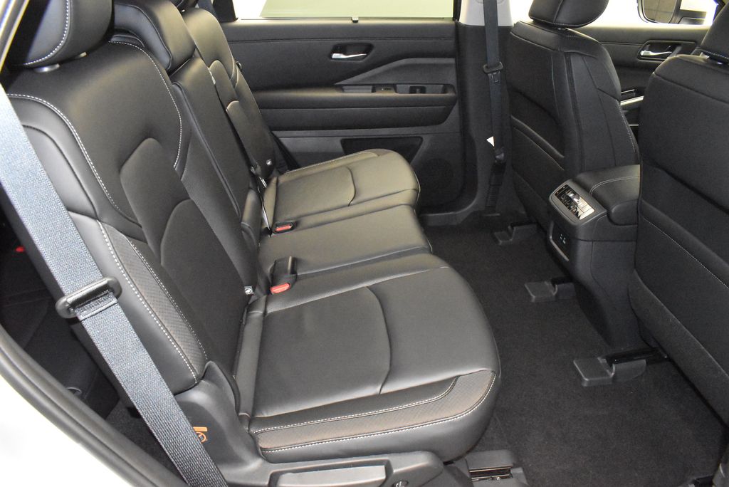 Thumbnail: 2025 Nissan Pathfinder - 32