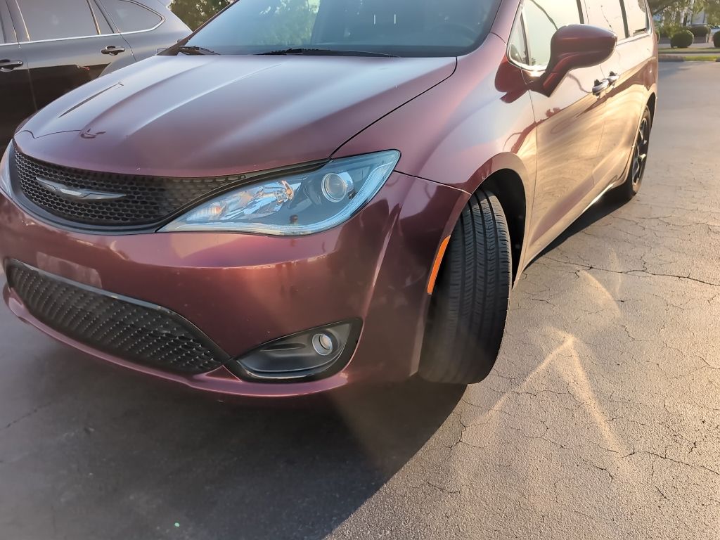 Velvet Red Pearlcoat 2018 Chrysler Pacifica Minivan Front-Wheel Drive 9-Speed Automatic