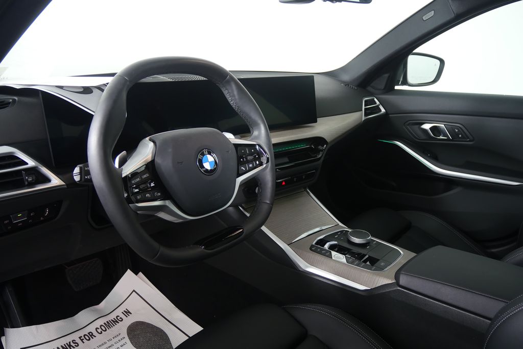 Thumbnail: 2025 BMW 3 Series - 13