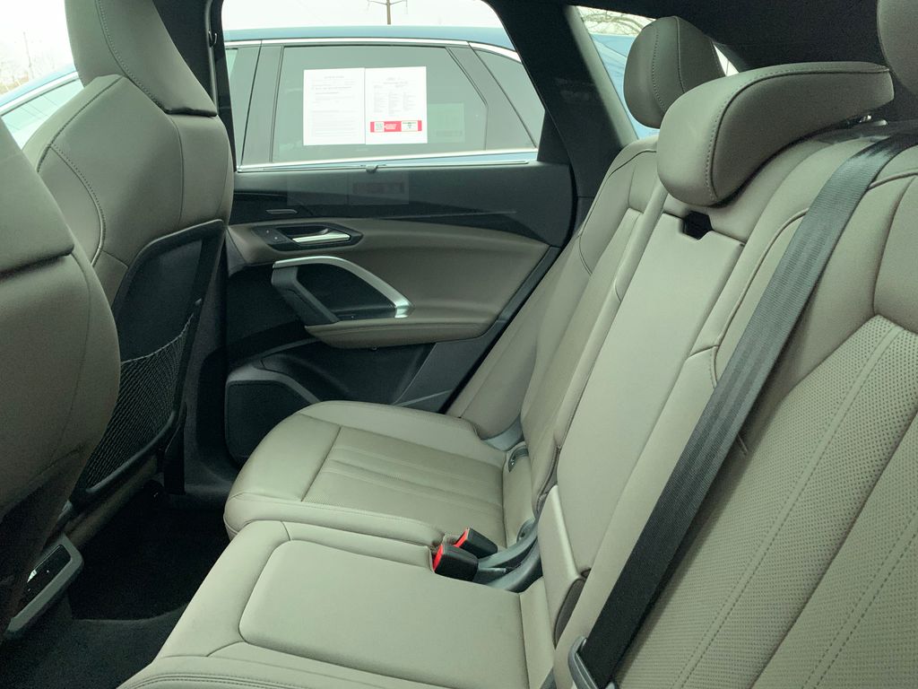 Thumbnail: 2025 Audi Q5 - 5