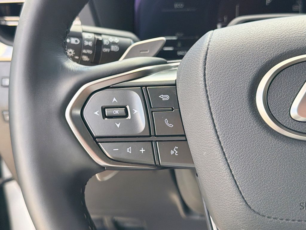 Thumbnail: 2024 Lexus GX - 26