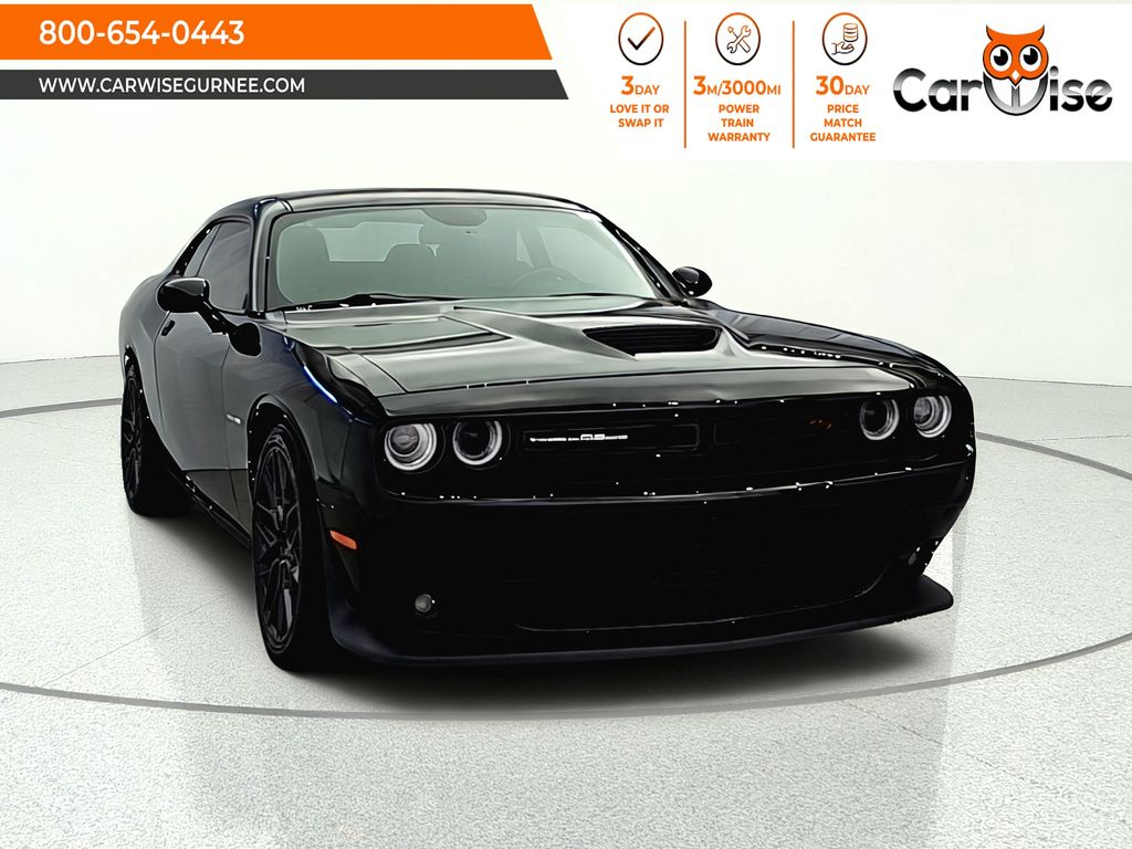 Pitch Black Clearcoat 2020 Dodge Challenger Coupe Rear-Wheel Drive 6-Speed Manual