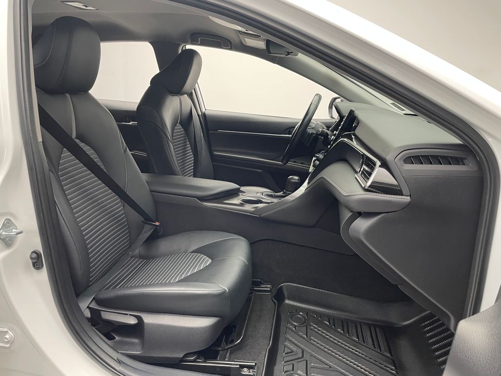 2023 Toyota Camry SE 18