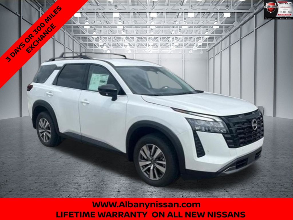 2026 Nissan Pathfinder SL
