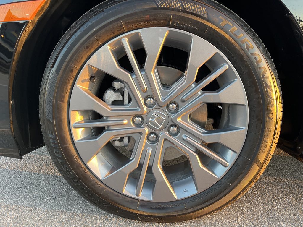 Thumbnail: 2026 Honda Odyssey - 13