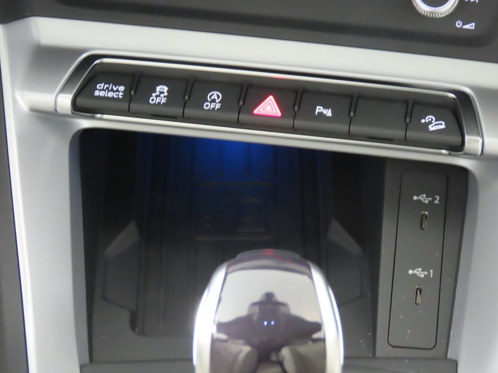 Thumbnail: 2025 Audi Q3 - 22