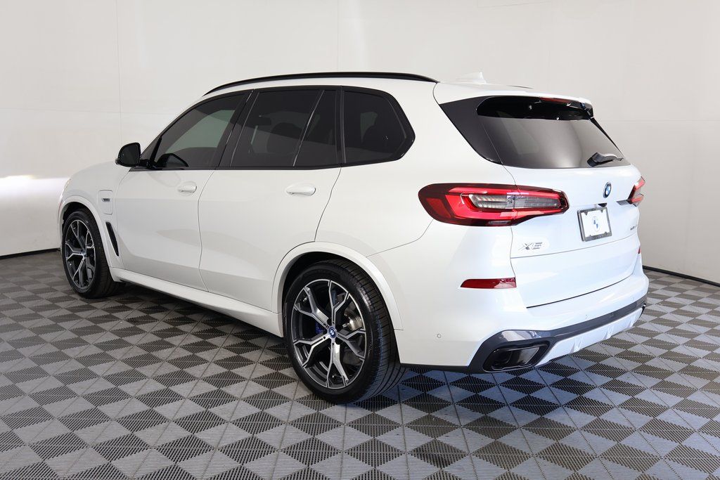 Thumbnail: 2023 BMW X5 - 6