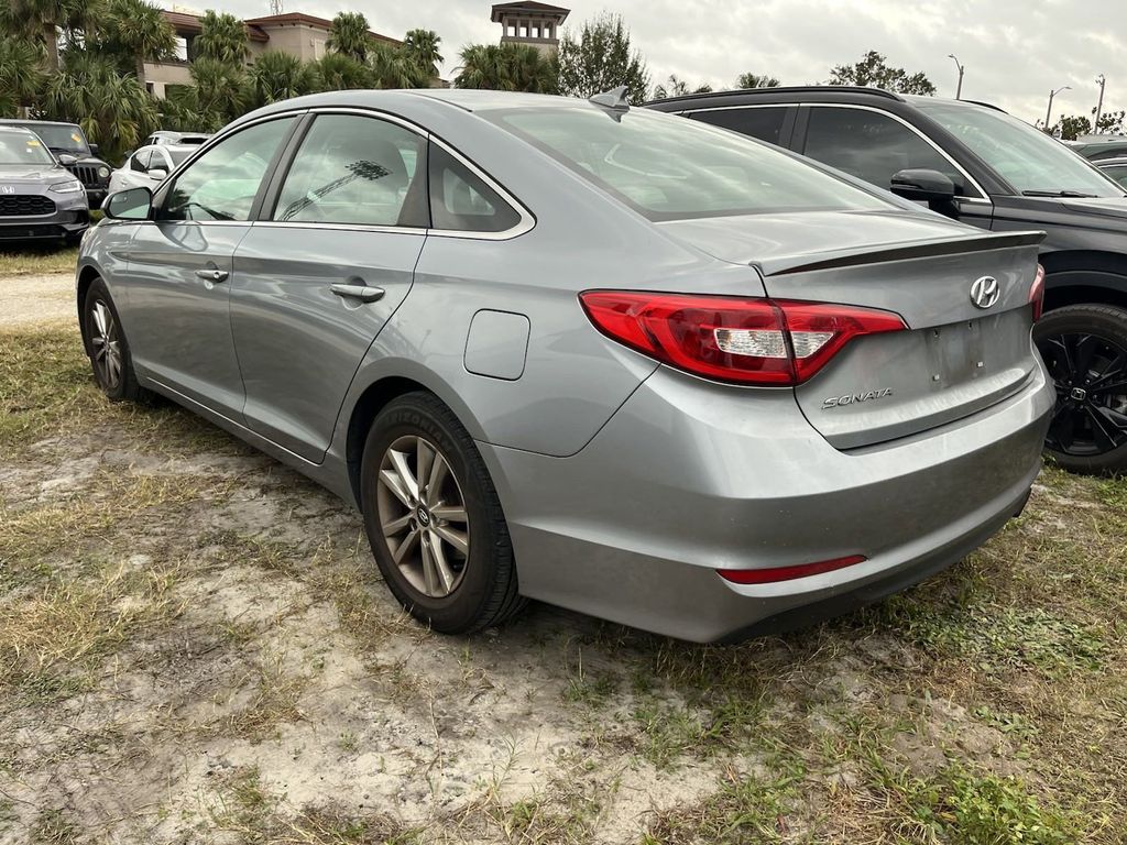 2017 Hyundai Sonata Base 5