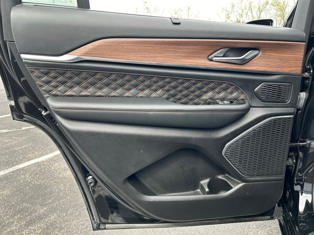 2021 Jeep Grand Cherokee L Summit 21