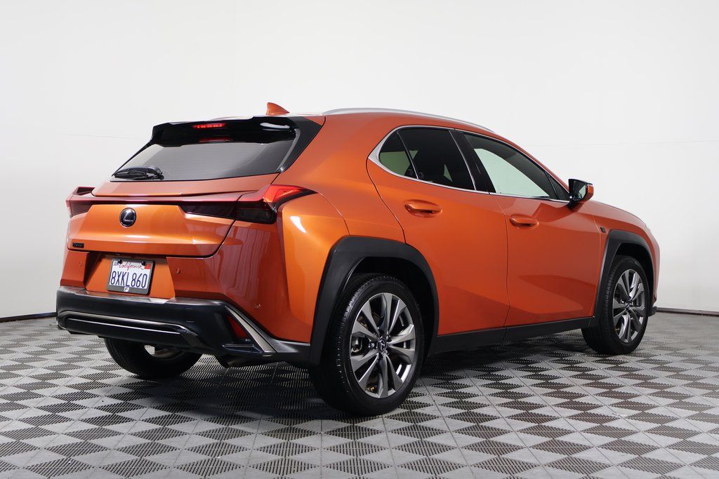 Thumbnail: 2021 Lexus UX - 4