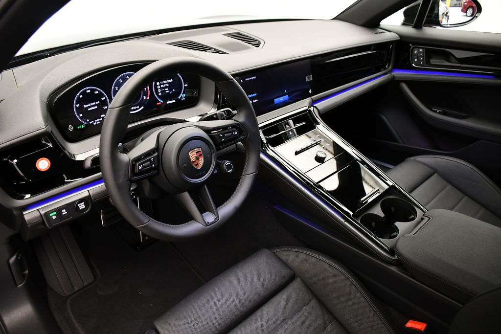 Thumbnail: 2026 Porsche Panamera - 4