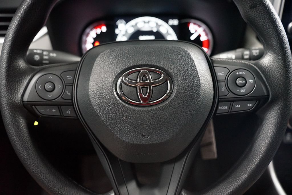 Thumbnail: 2025 Toyota RAV4 - 17