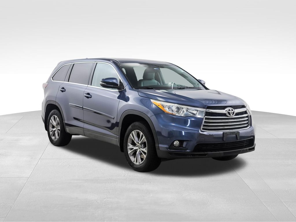 Thumbnail: 2016 Toyota Highlander - 7